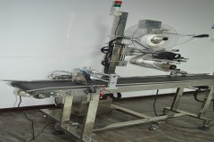 聯(lián)耘貼標(biāo)機